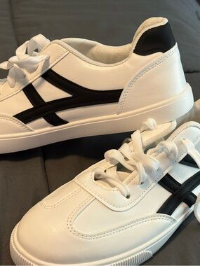 White Sneakers with Black Accent Stripe